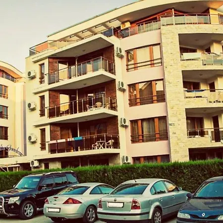 Aparthotel Magnolia Garden 2*