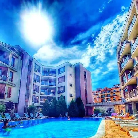 Magnolia Garden סאני ביץ'